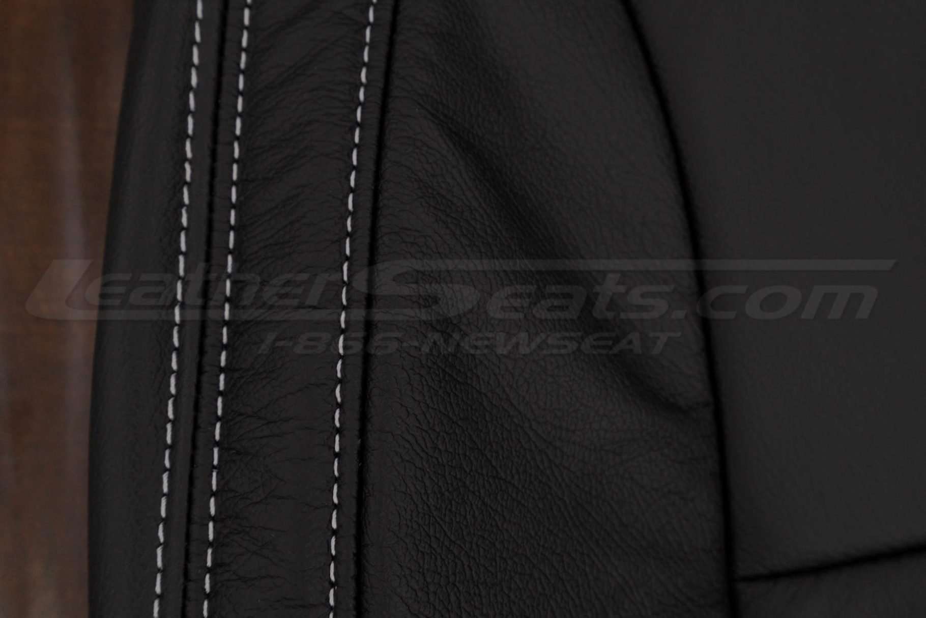 Contrasting double-stitching