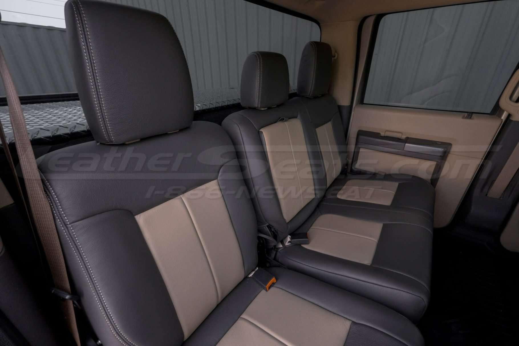 Backrest up of rear seats from passenger