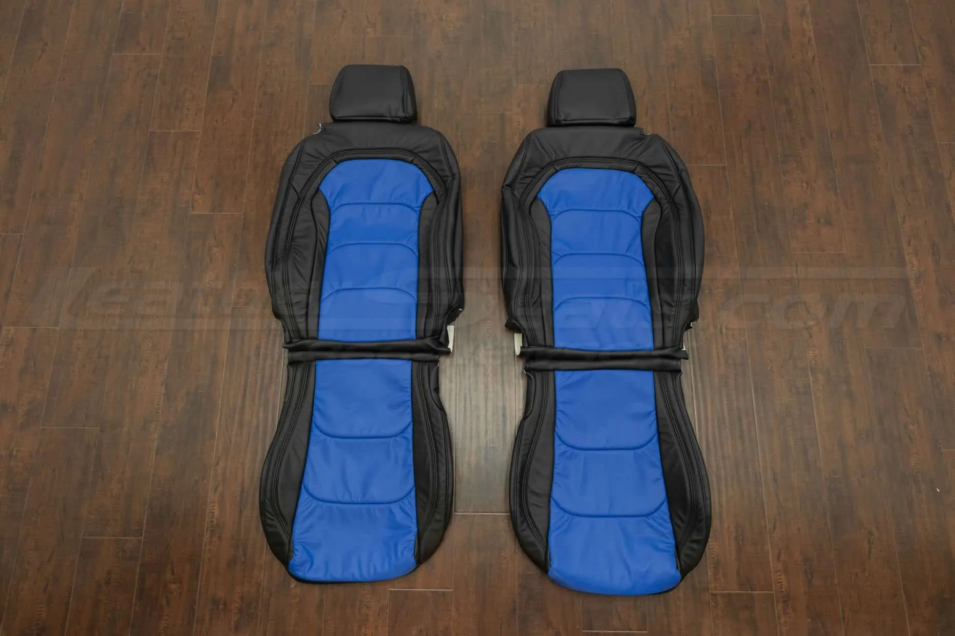 Chevrolet Camaro Leather Seat Kit - Black & obalt - Front seat upholstery