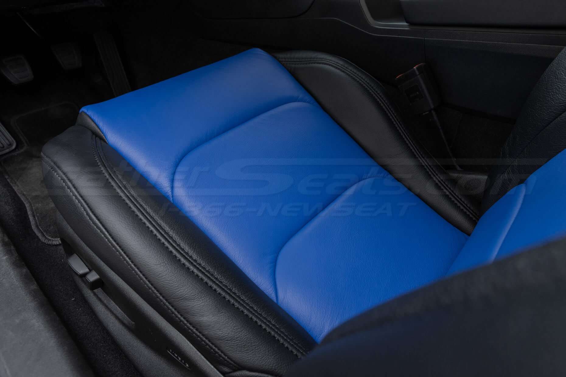 Camaro leather front seat cushion with matching Black stitching