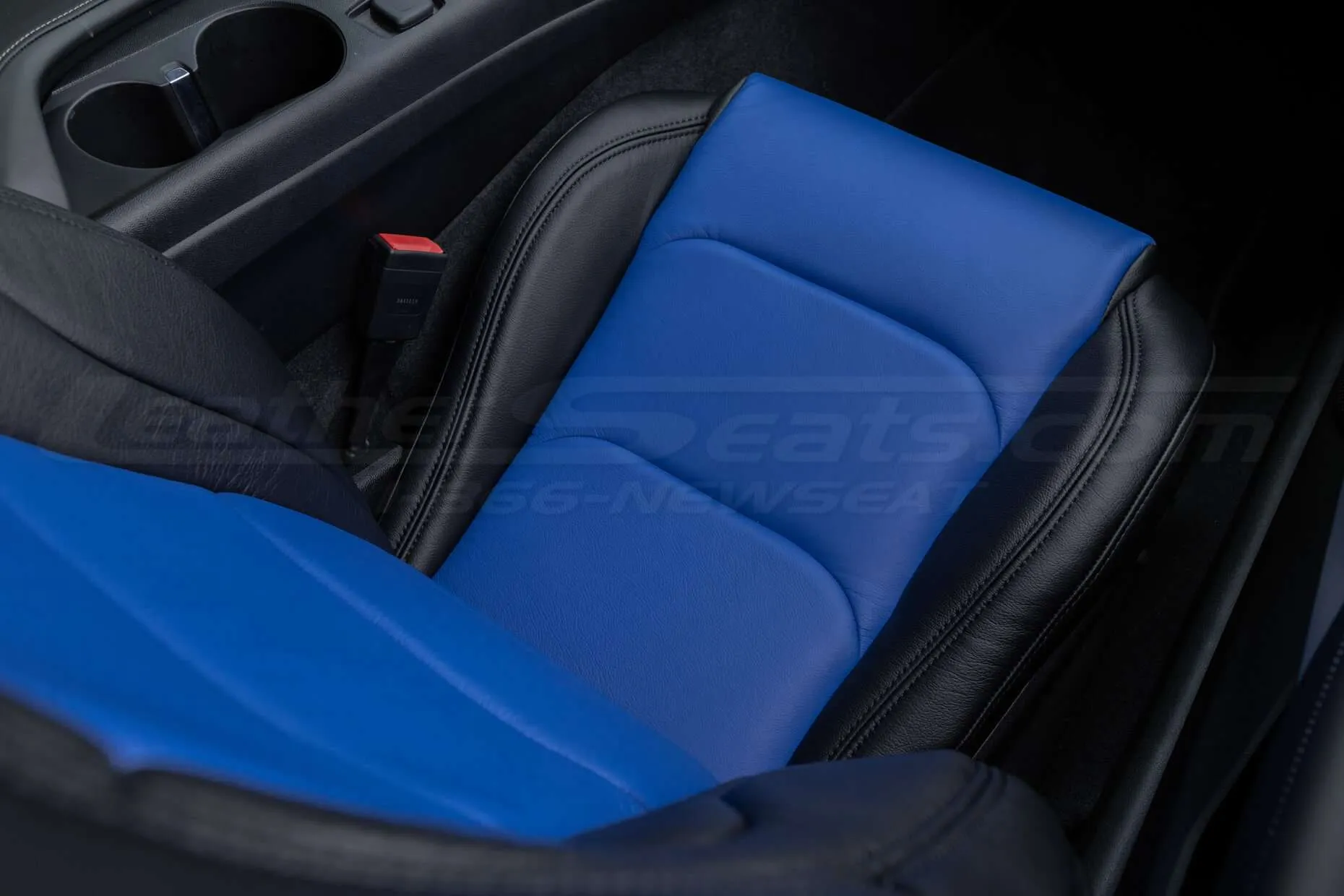 Top down view of front seat cushion in Black & Cobalt