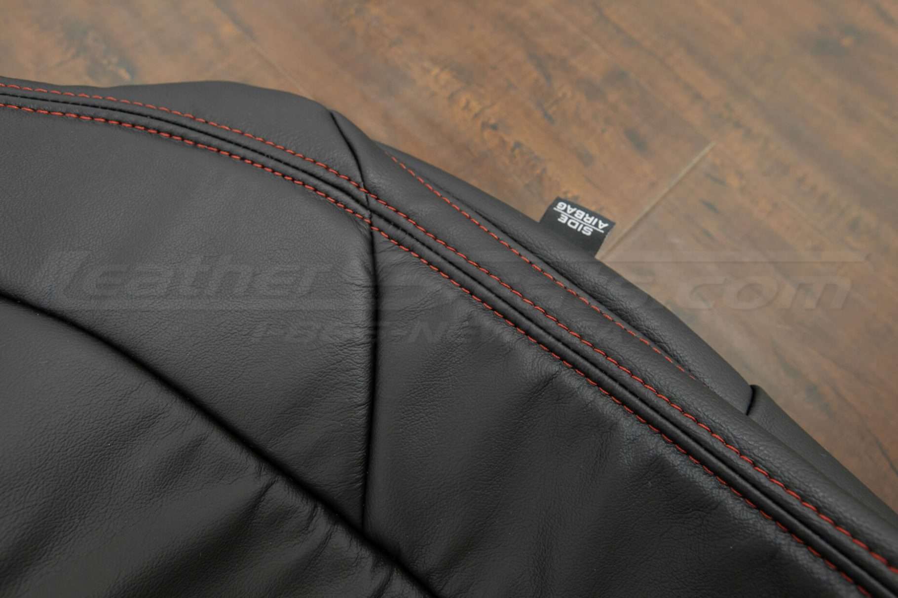 Contrasting double-stitching in Red