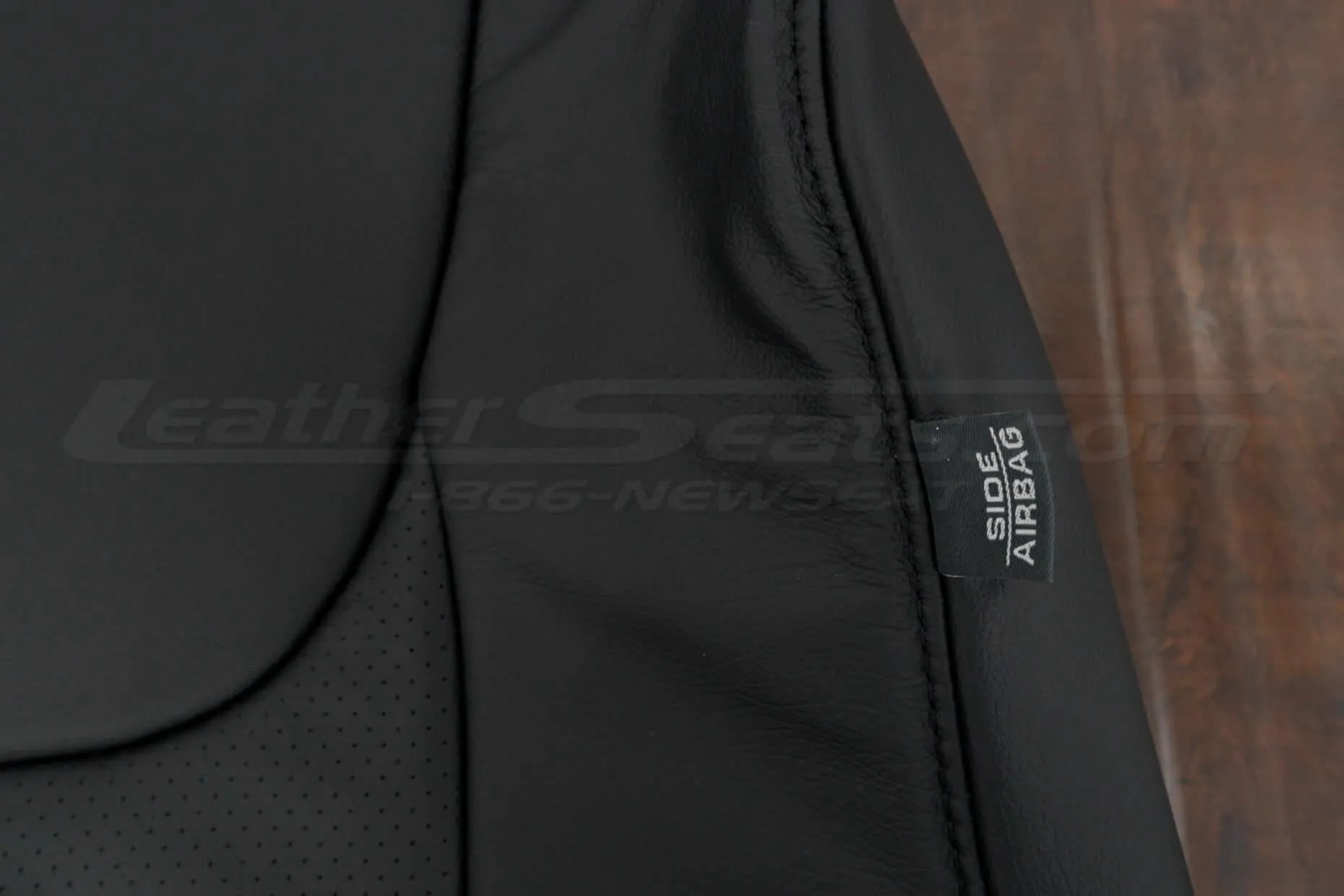 Matching Black Stitching & Side Airbag tag