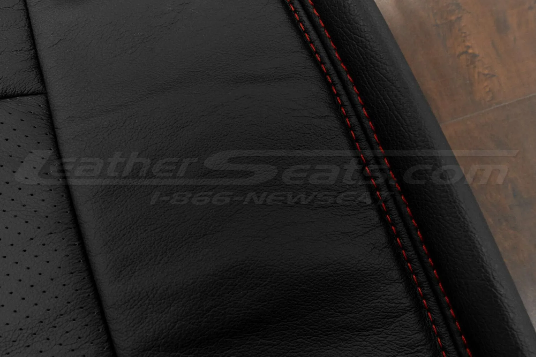 Contrasting stitching in Red