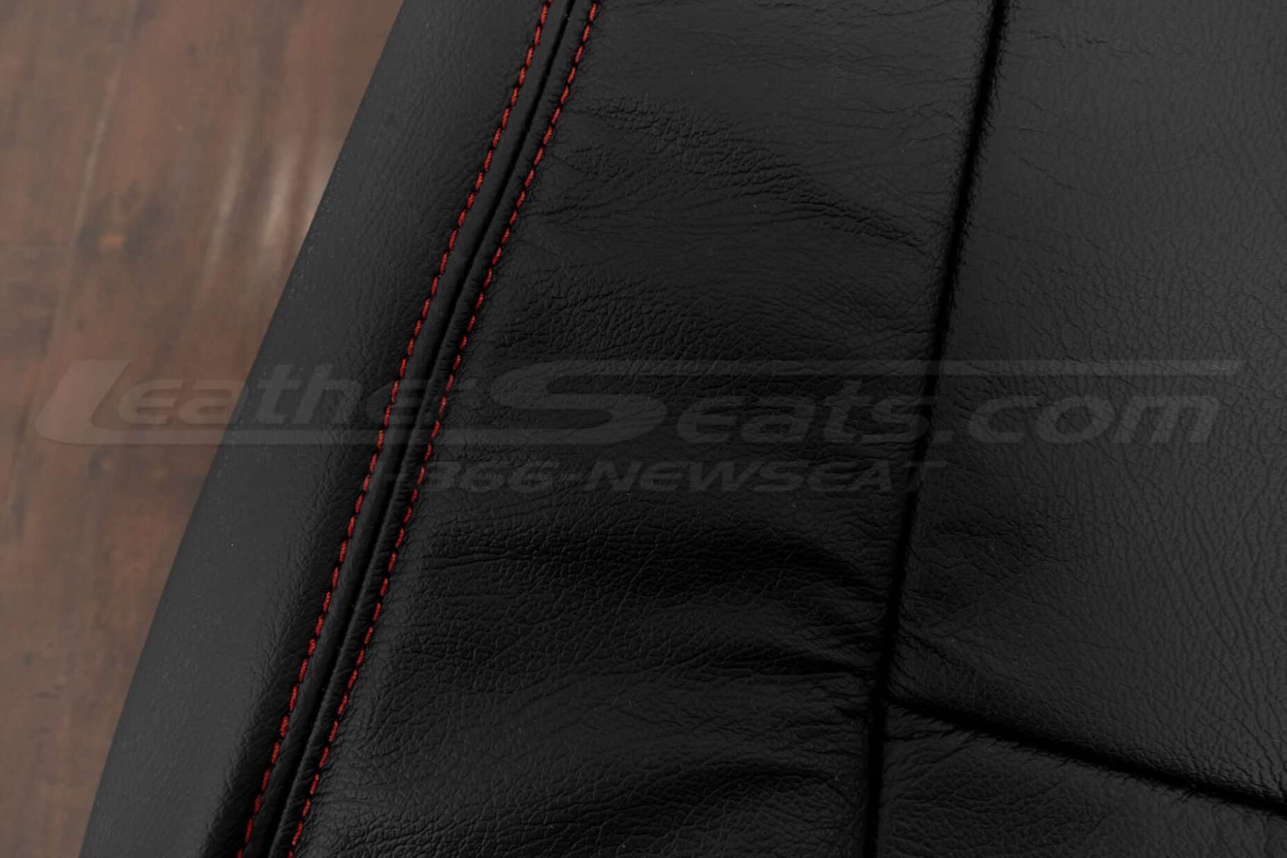 Contrasting double-stitching in Red