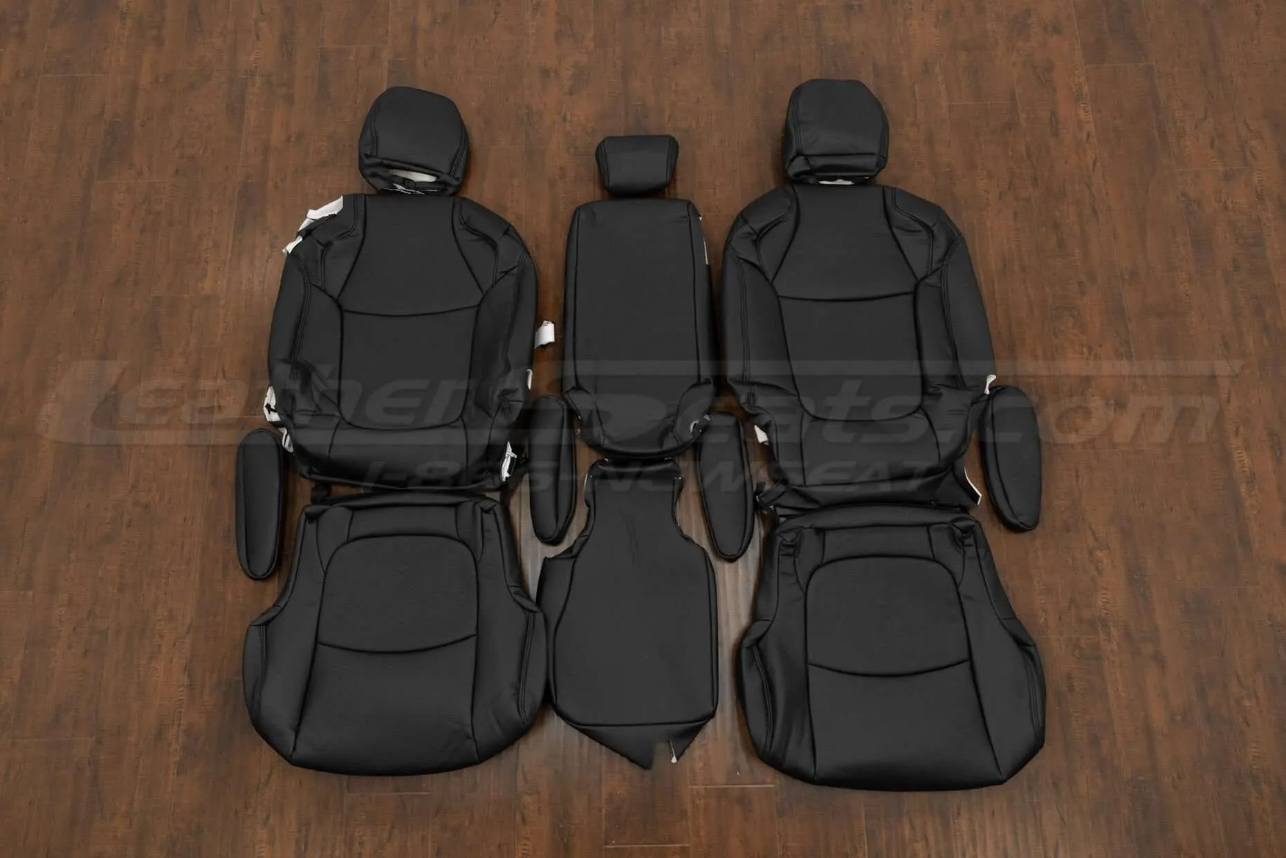 Toyota Sienna Leather Seat Kit - Black - Middle Row upholstery with armrests