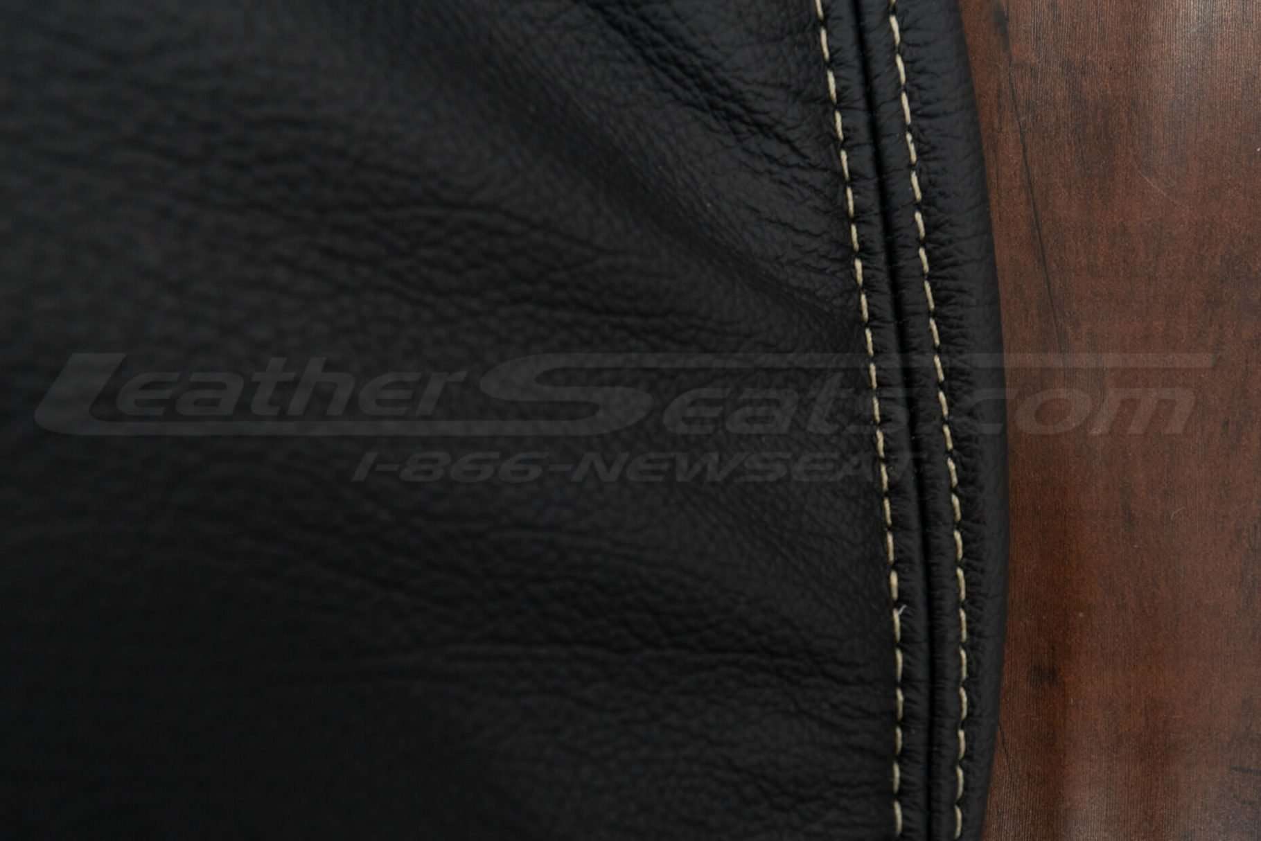 Bisque contrast stitching