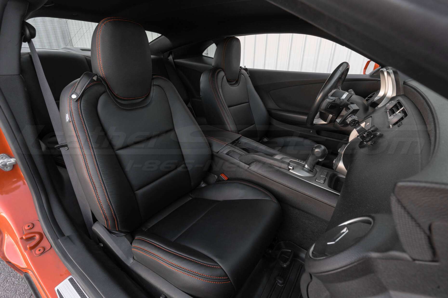Chevrolet Camaro installed leather seats - Black - Front seats from Passenger side