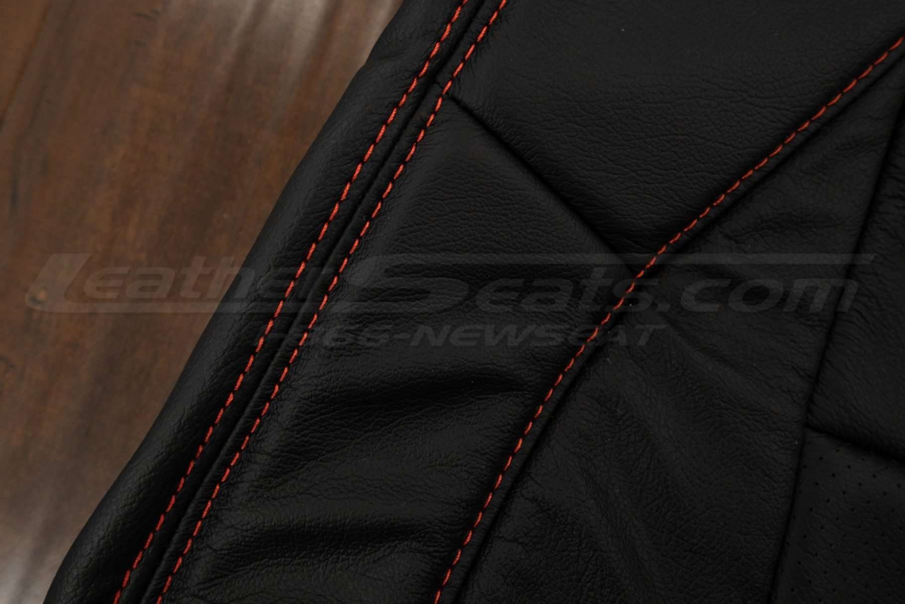 Contrasting double-stitching