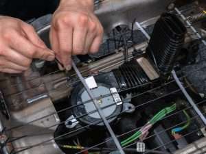 Mounting the assebed blower to the seat