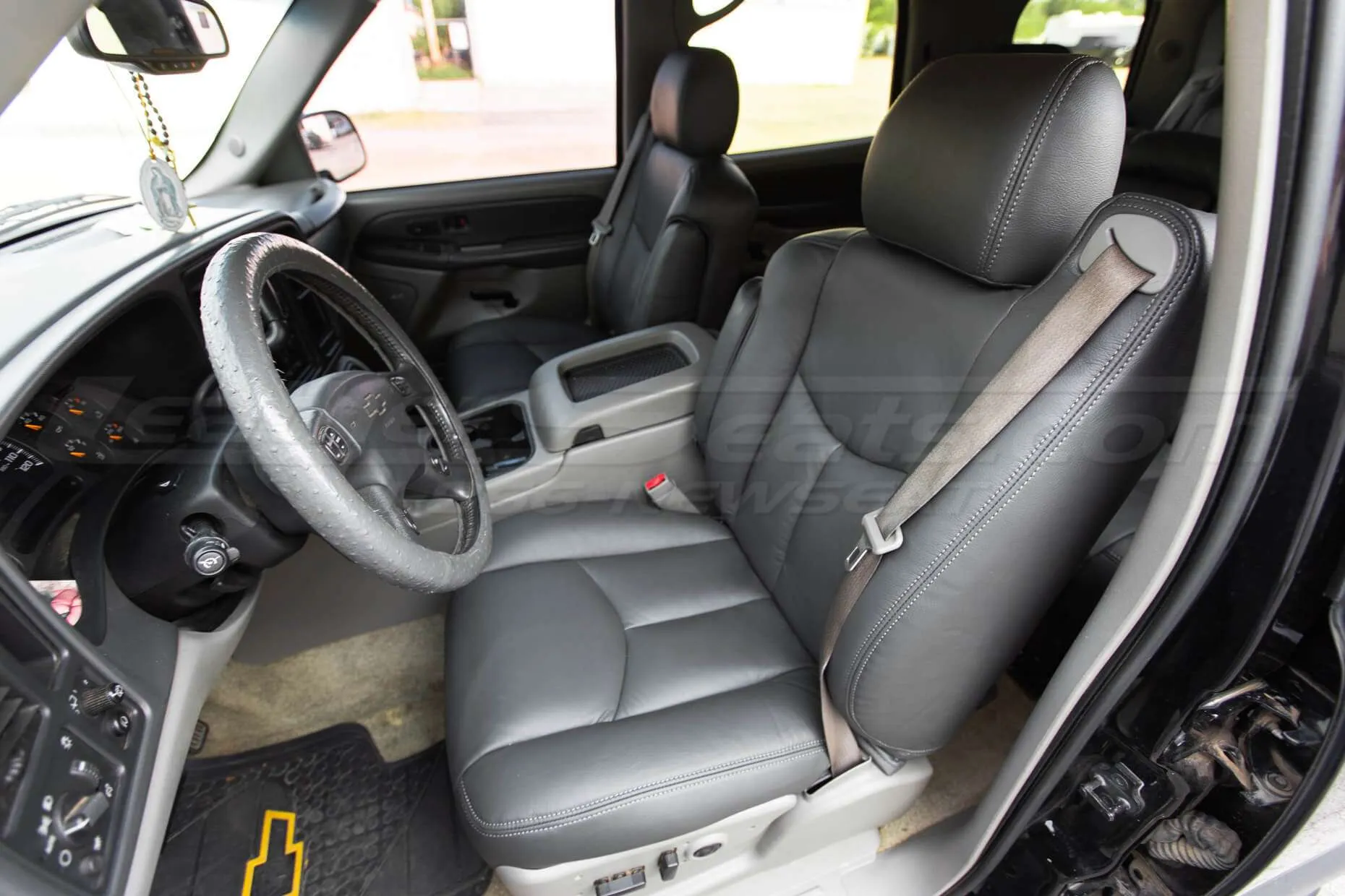 Chevy Tahoe with Graphite leahter seats - front driver side