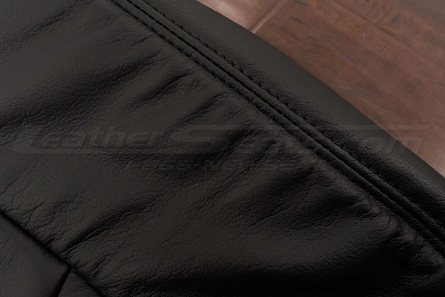 Matching double-stitching in Black