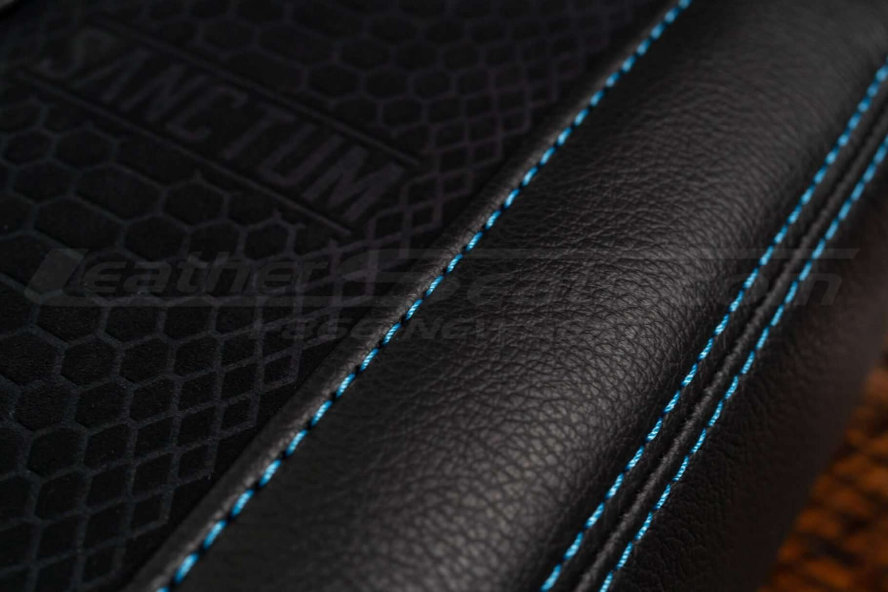 Contrasting cobalt sitching