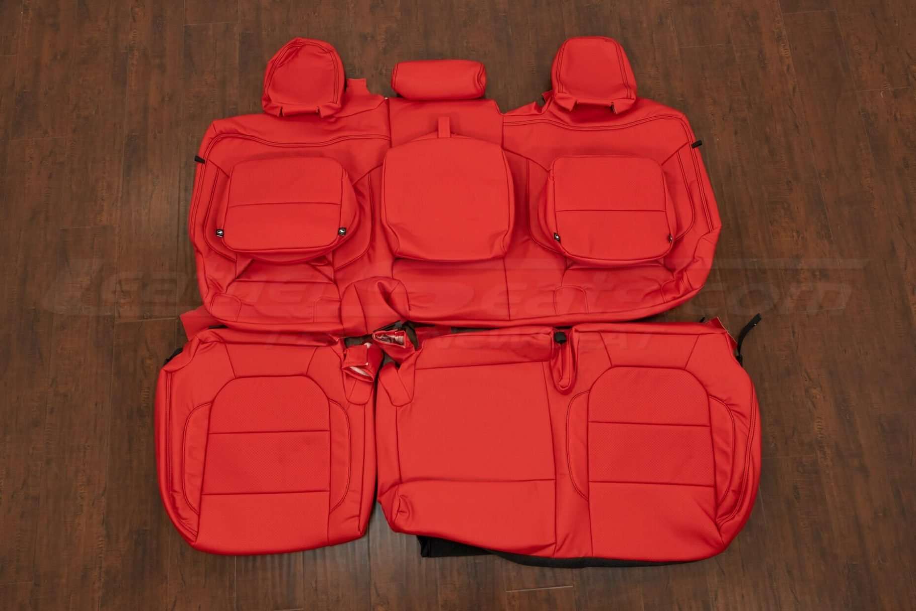 2020Chevrolet Silverado Leather Seat Kit - Bright red - Rear seat upholstery w/ Armrest