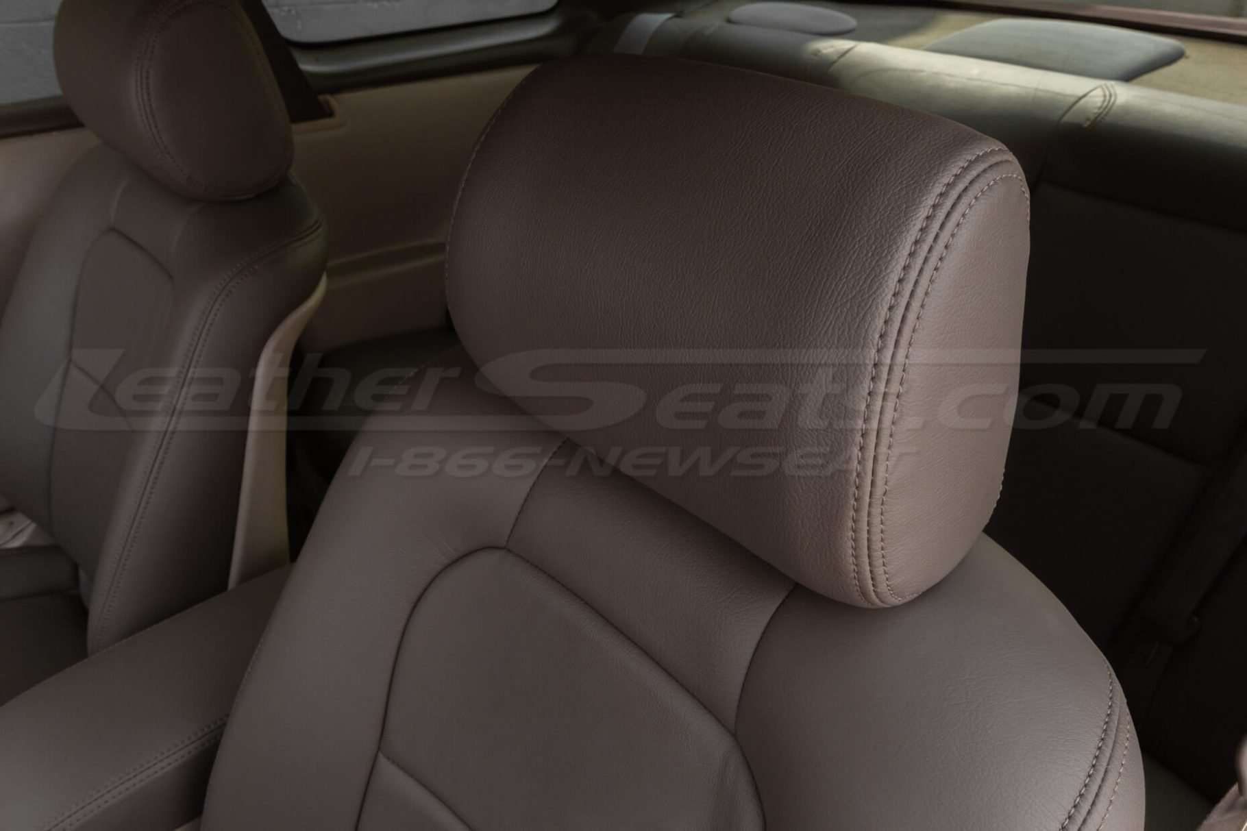 Front headrest close-up | Driftwood with Driftwood double-stitching
