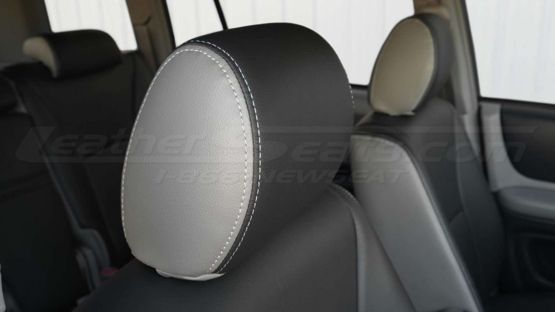 Contrasting double-stitching in Dove Grey