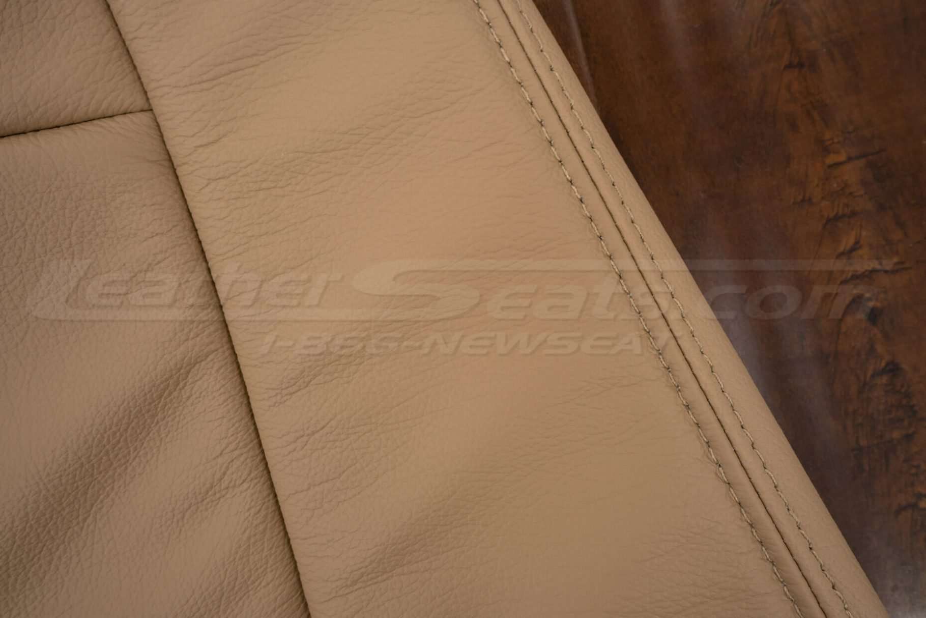 Double-stitching in Bisque