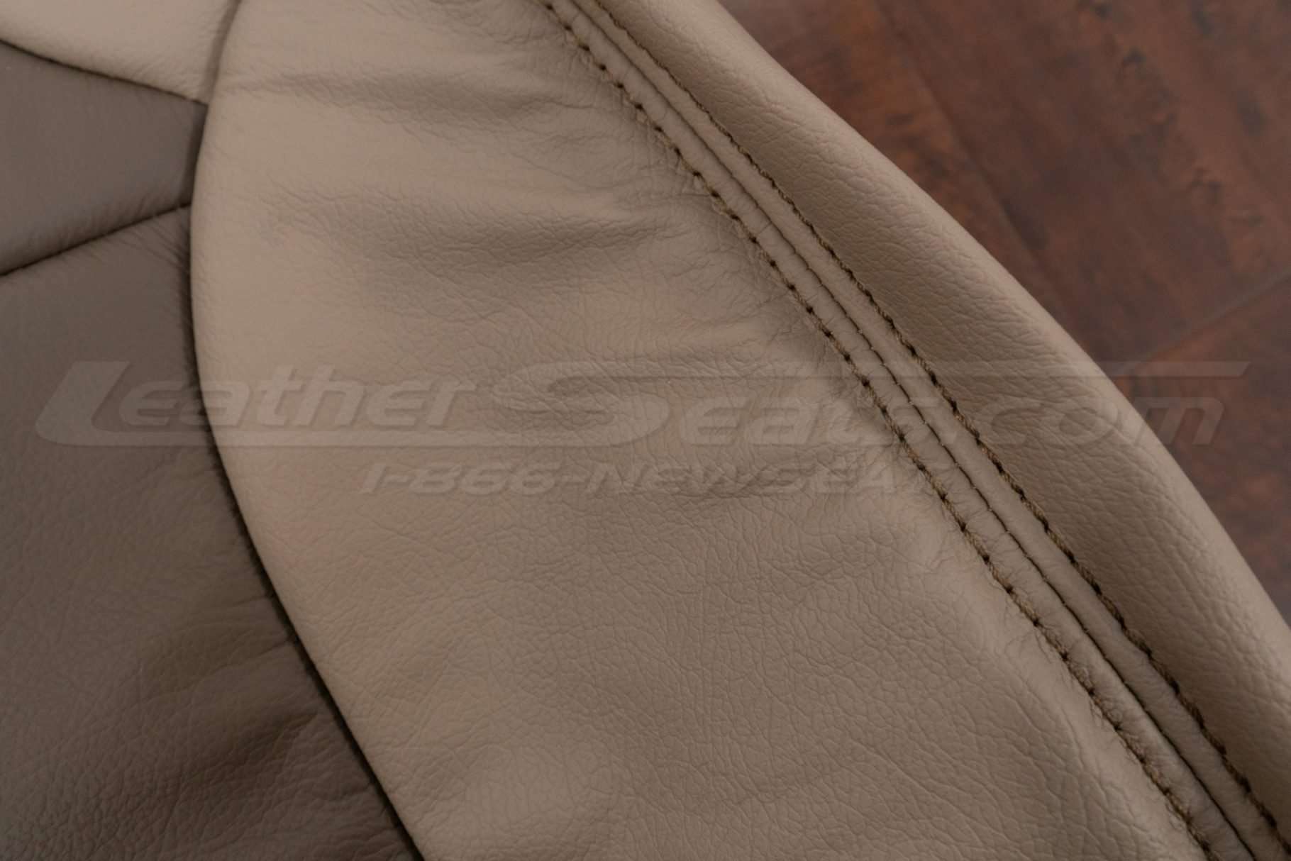 Contrasting double-stitching