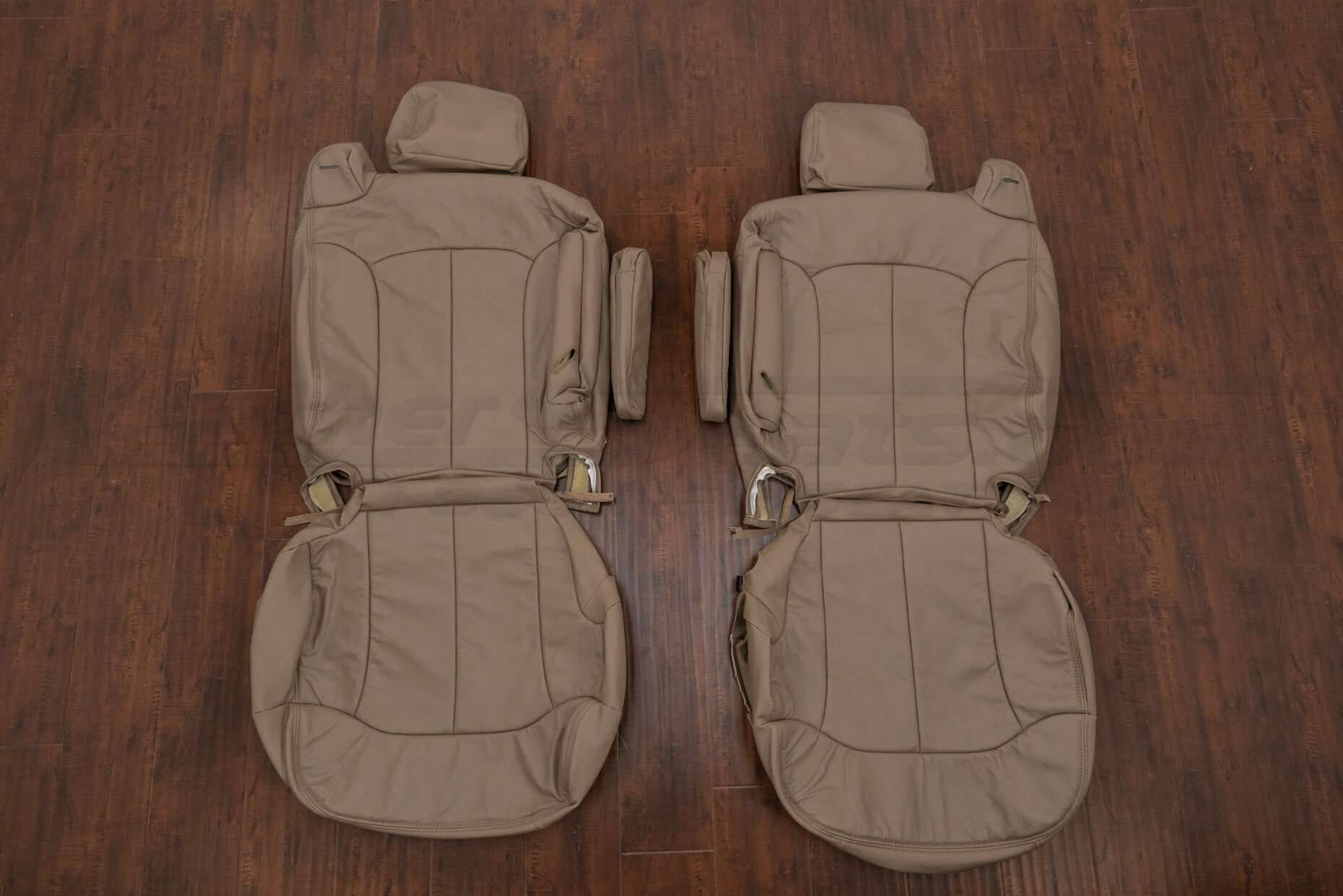 Chevrolet Silverado Leather Seat Kit - Desert - Front seat upholstery w/ Armrests