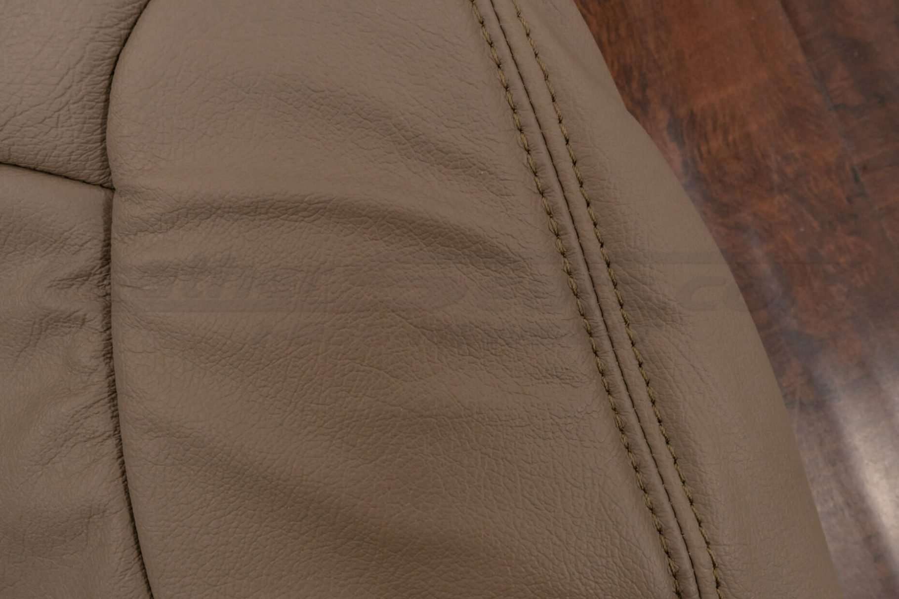 MatchingDeert Double-stitching