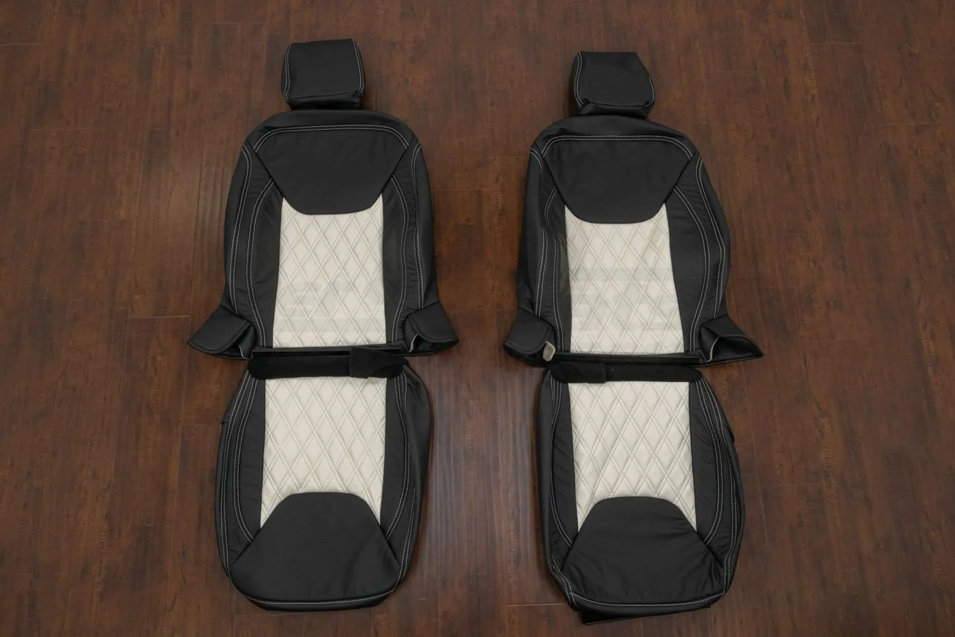 Jeep Wrangler JK Quilted Leather Seat Kit - Black & White Double Diamond Inserts - Front row upholstery