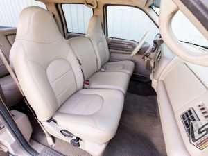 1999-2000 Ford SuperDuty with Nutmeg leather seats - Front row with jumpseat - Passenger side