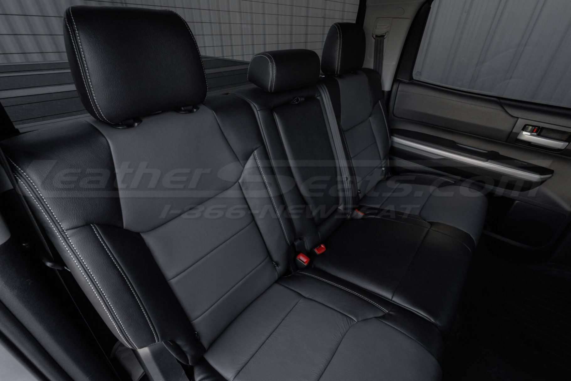 Rear passenger side backrest close-up