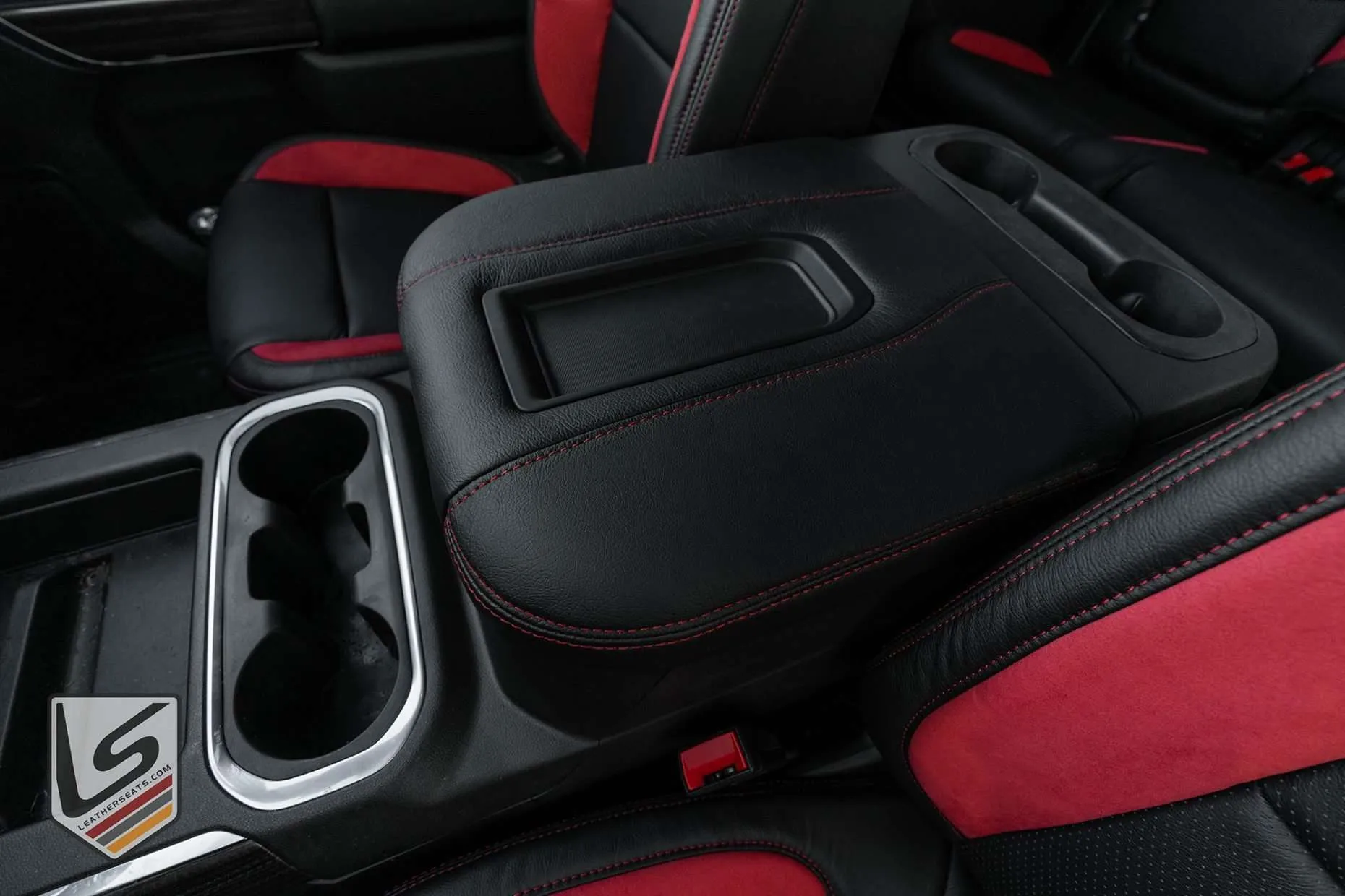 Leather console lid cover from driver's side - Gallery Image