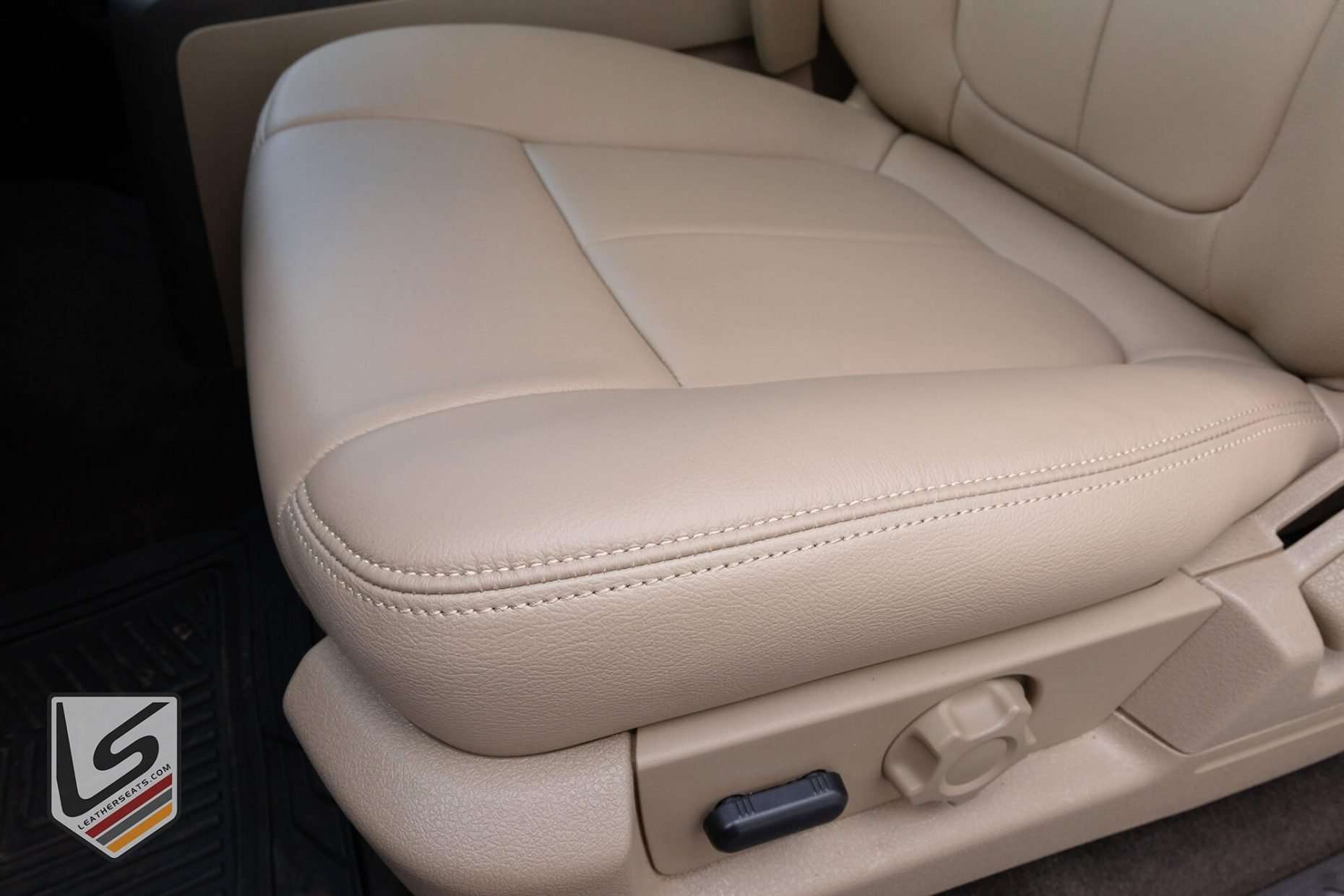 Matching Sandstone stitching on front seat cushion