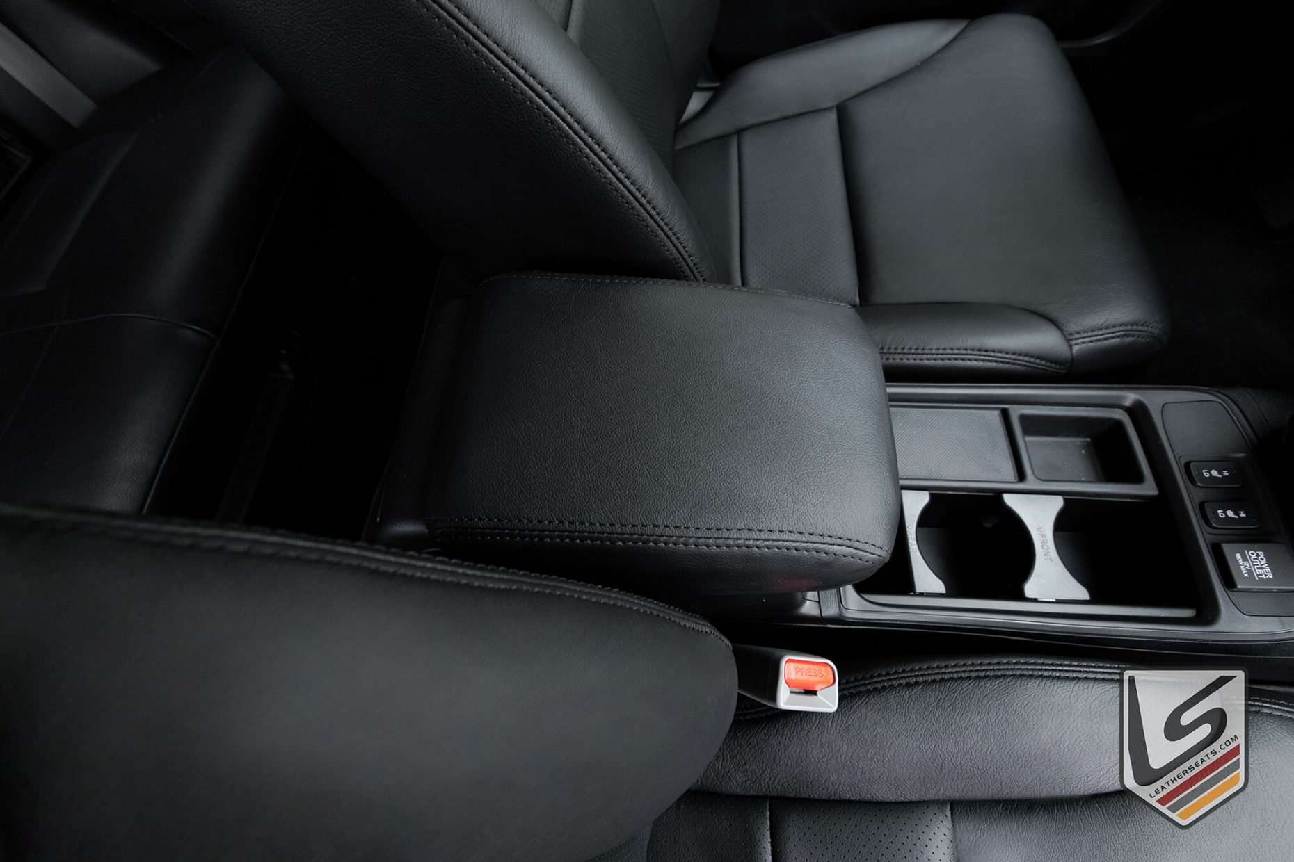 Honda CR-V with custom leather console lid cover