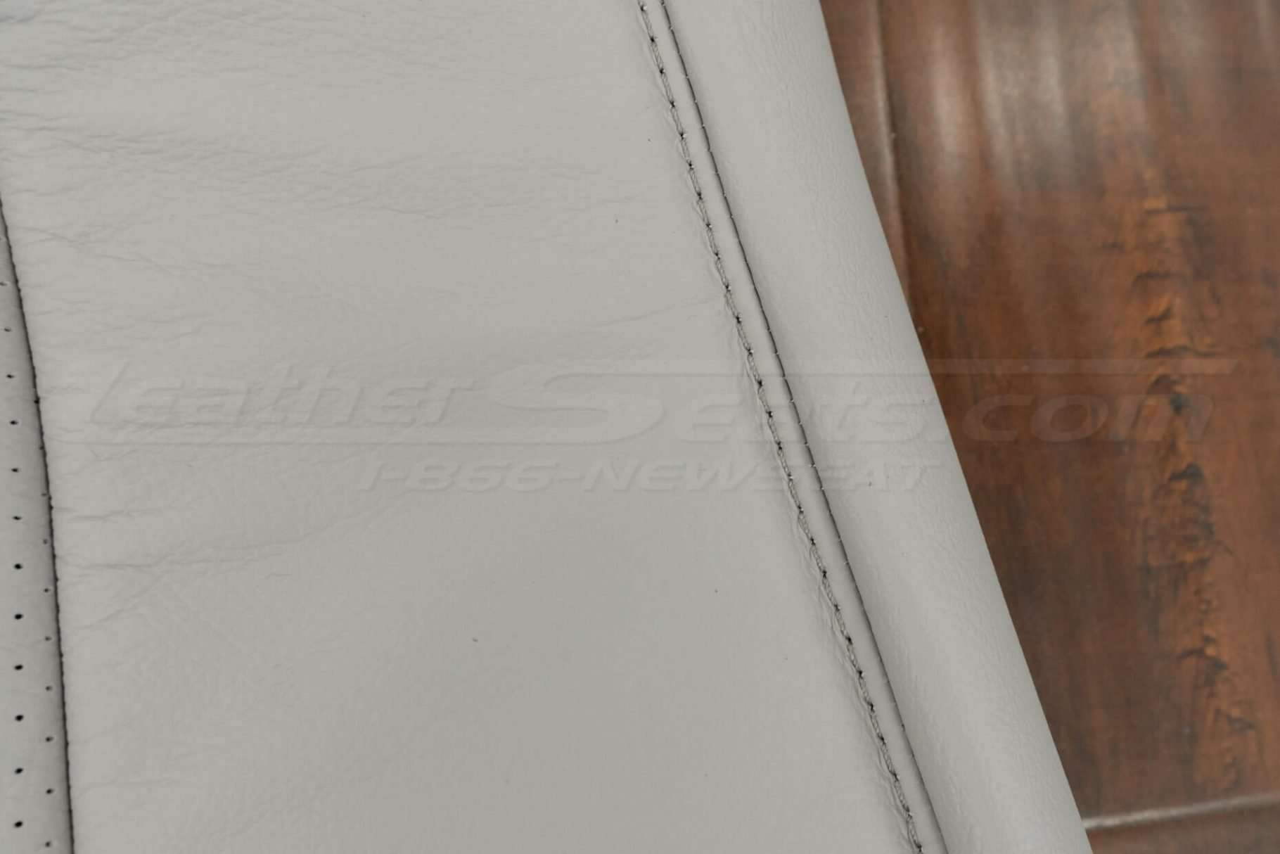 Matching Top-stitching on frost