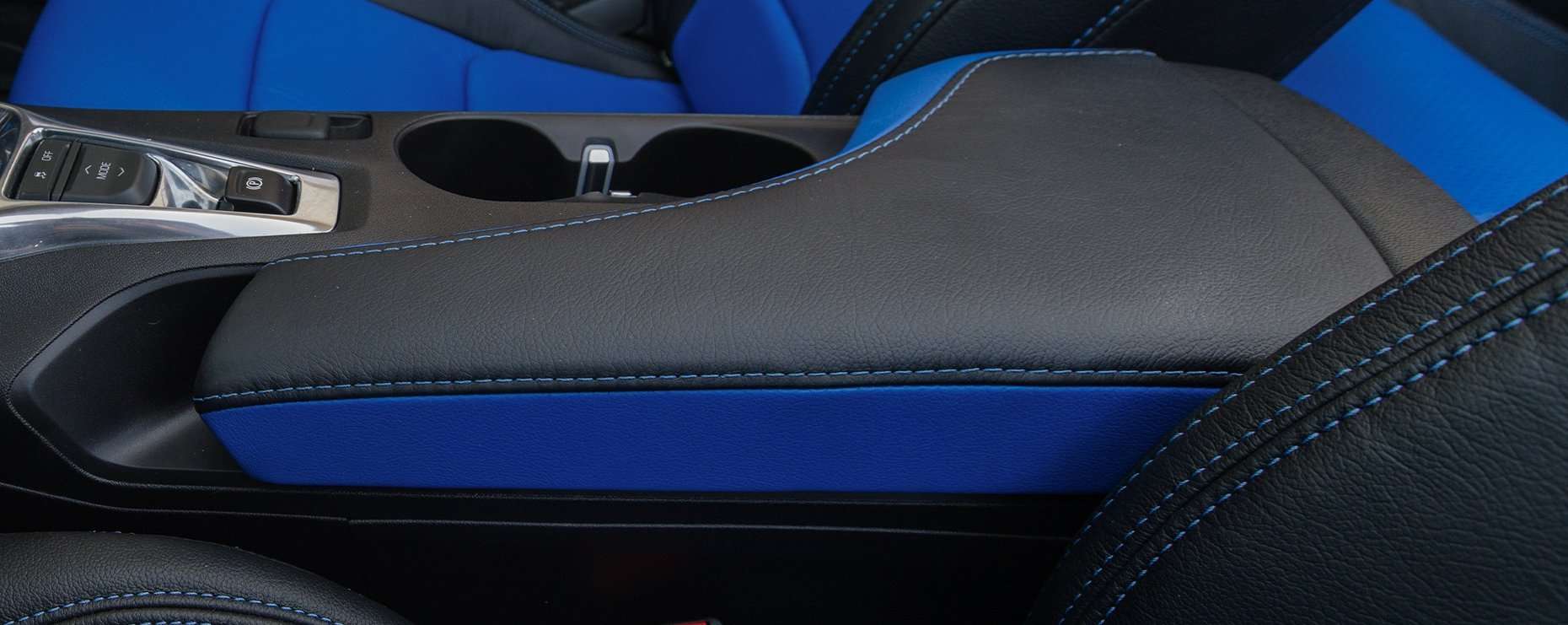 Chevrolet Camaro Black & Cobalt Gallery Project - Console Pacakge