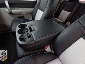 40/20/40 Front seats in Chevrolet Silverado with leather console lid cover in Black