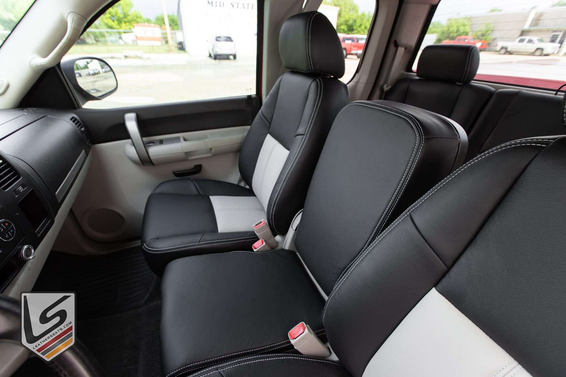 Leather jump seat in 2008 Chevrolet Silverado