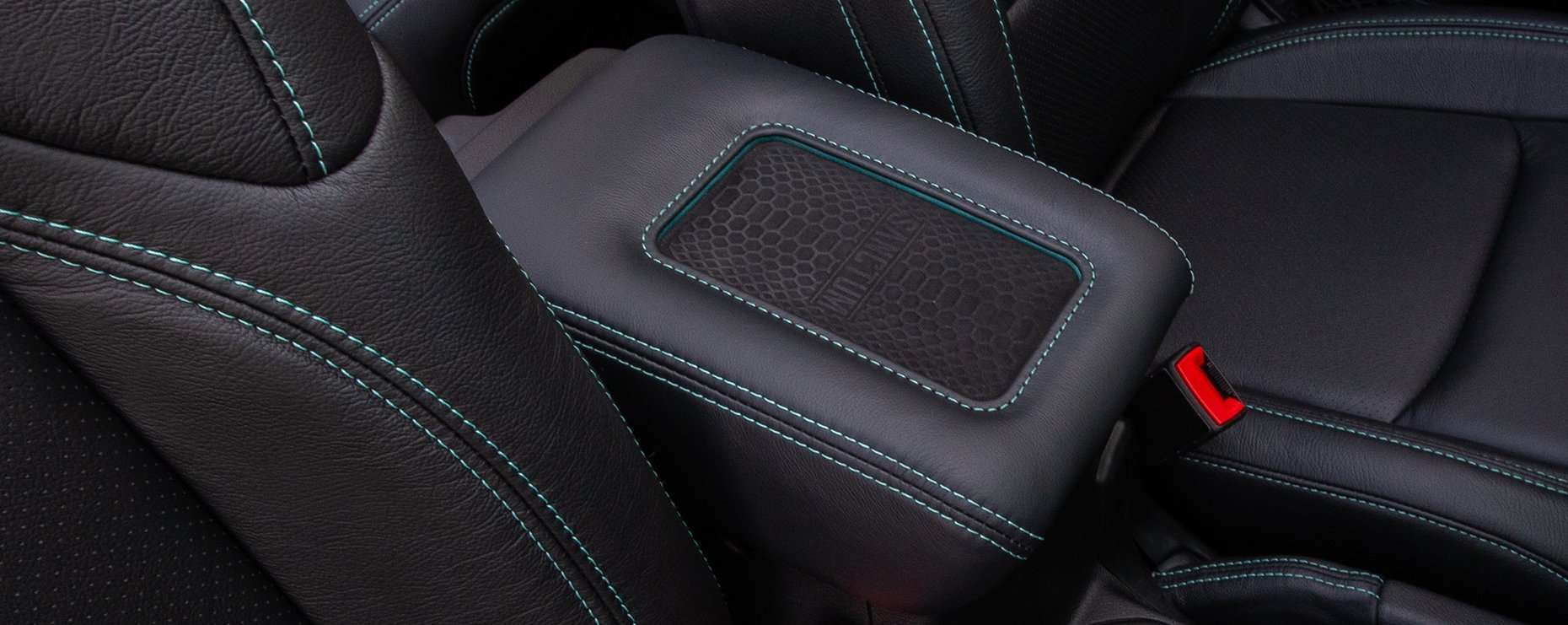 Jeep Wrangler JL Sanctum Console Lid Package Image