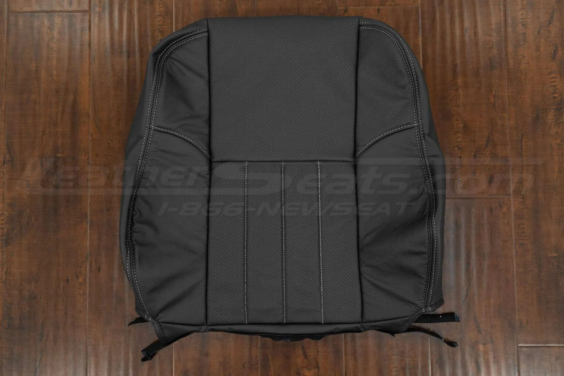 Jeep Grand Cherokee Backrest upholstery in Dark Graphite with Perforated Body