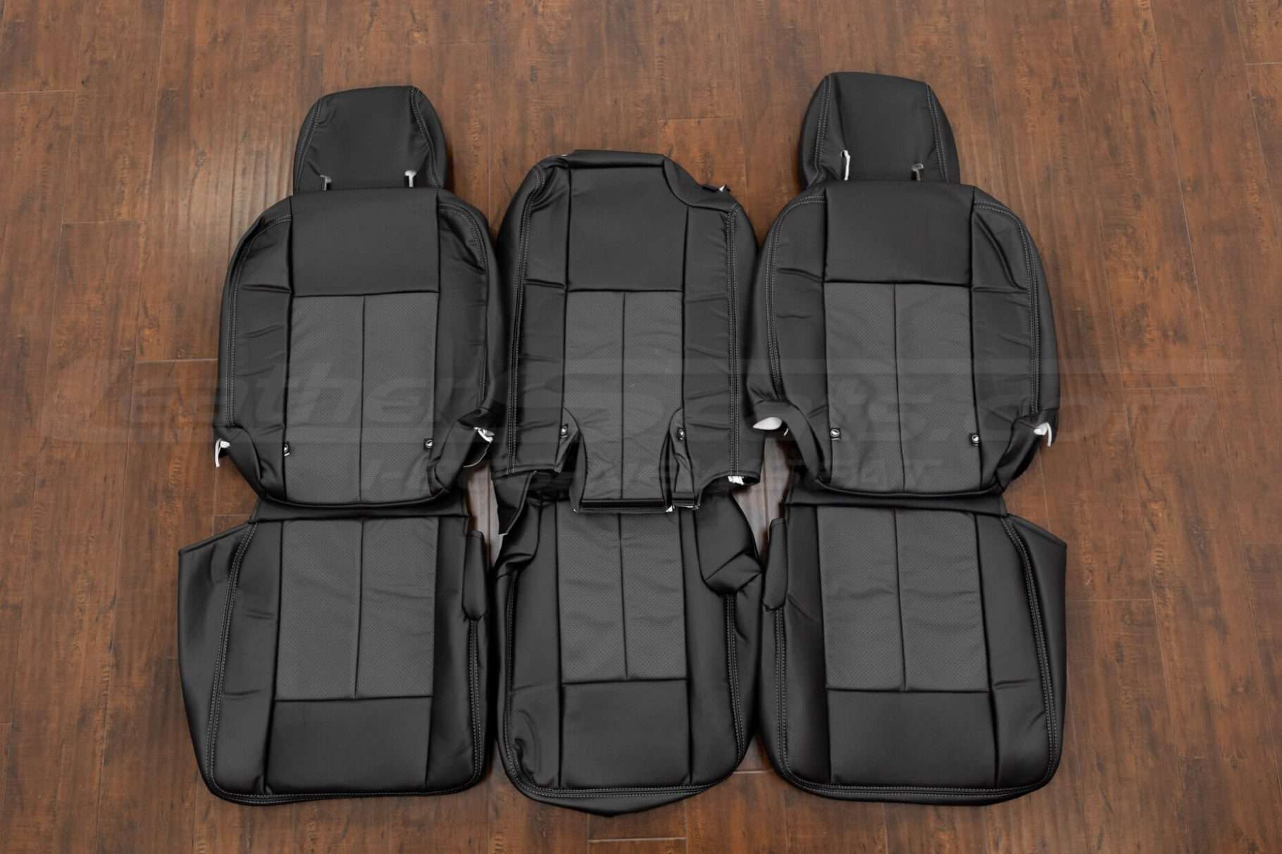 Ford Expedition Leather interior kit - Black/Graphite - Middle row split upholstery