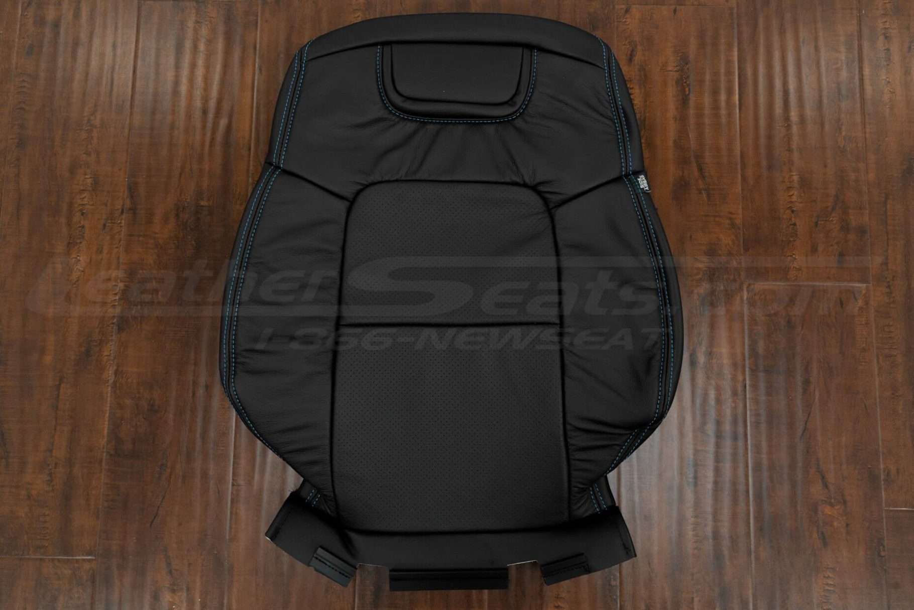 Front backrest upholstery in Black with Perforated Combo