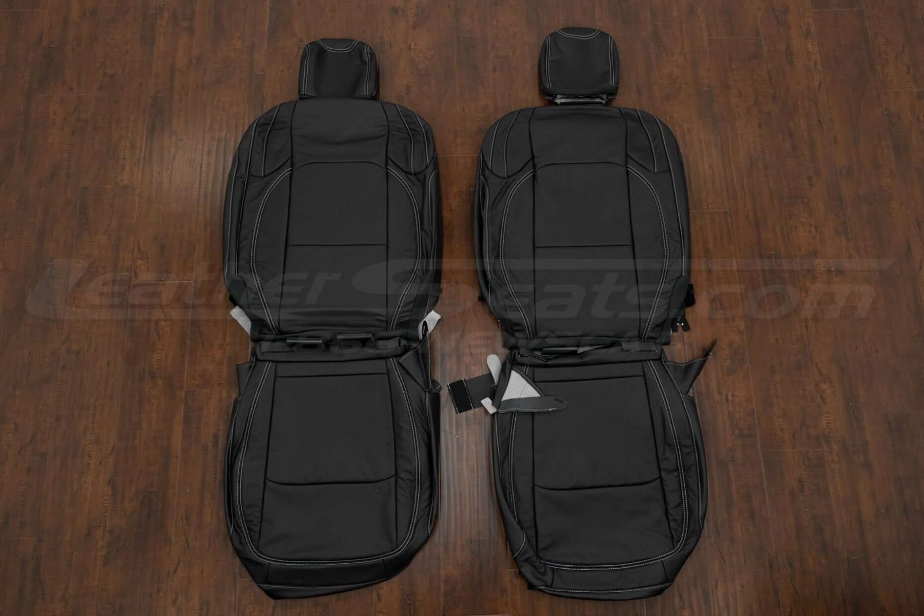 2020-2023 Jeep Gladiator Overland CrewCab Leather Seat Interior Kit - Black - Front seat upholstery