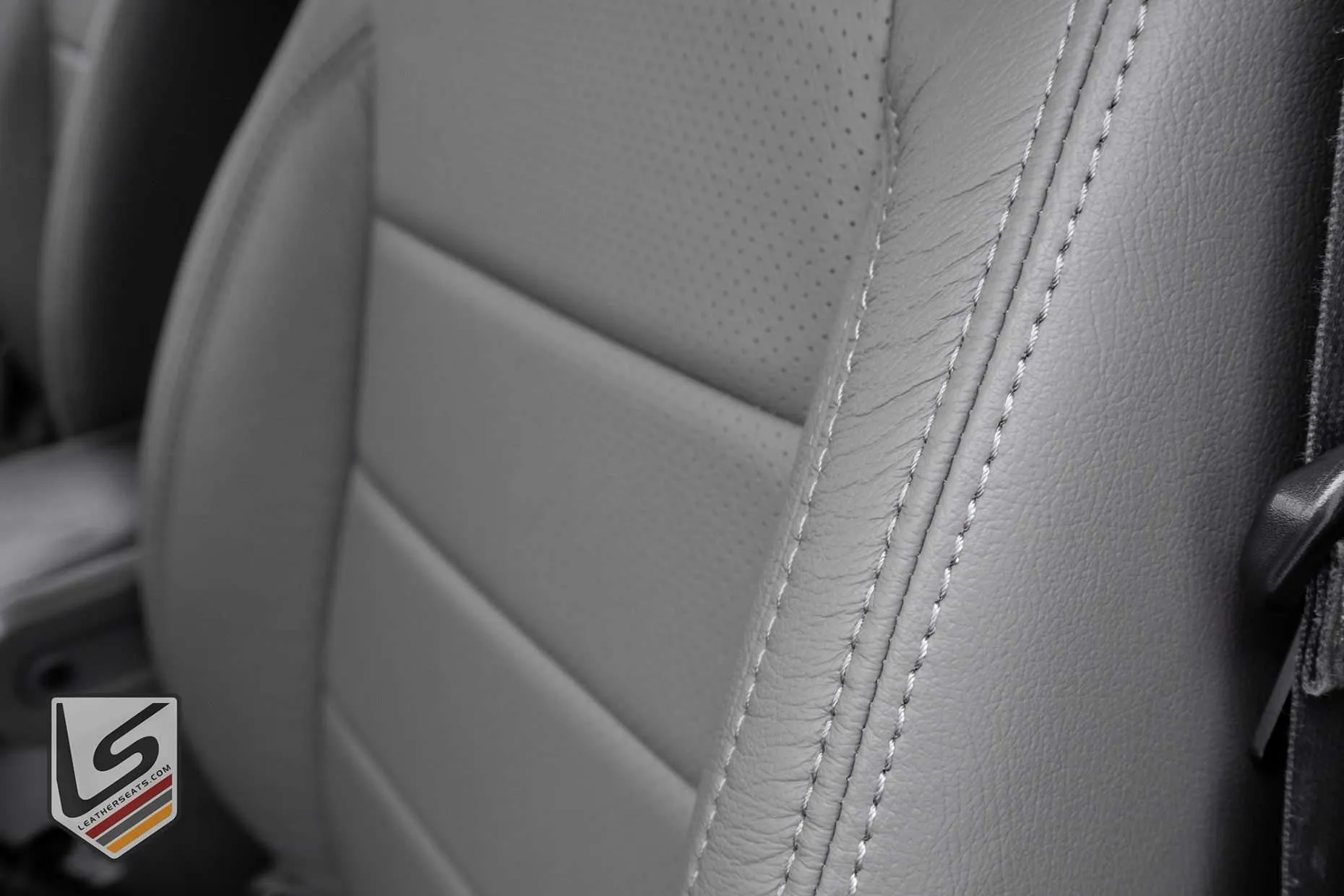 Matching Light Grey double-stitching on leather backrest - LS Gallery