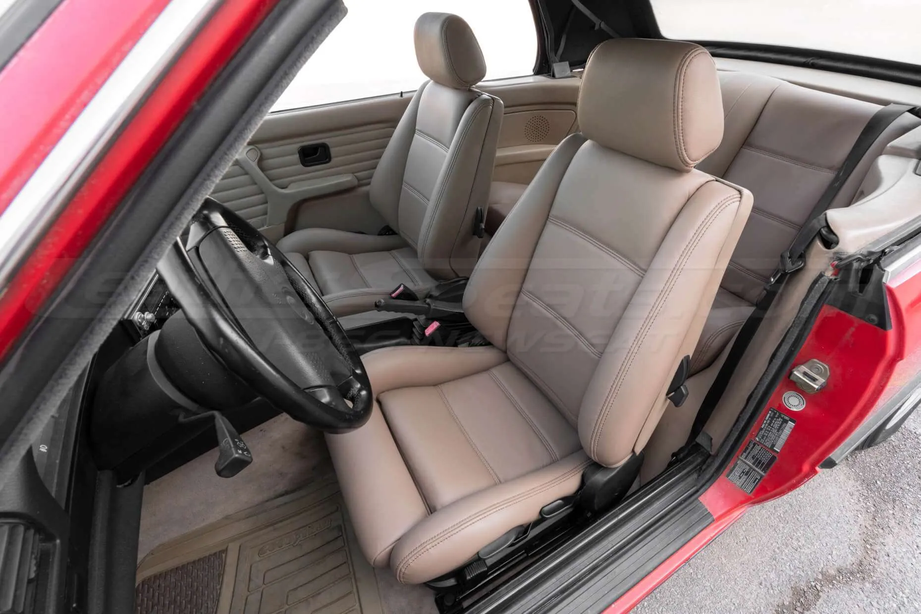Alternate view of BMW e30 with installed leather seats - front driver