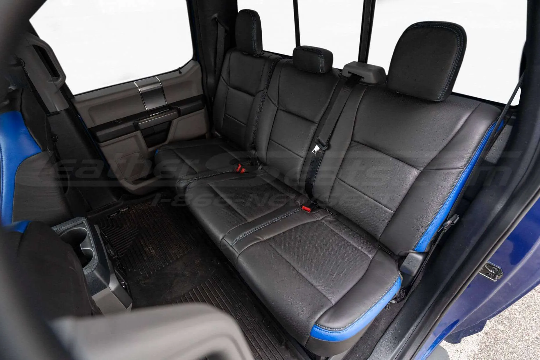 Ford F-250 with installed leather seats - Rear seats from driver side