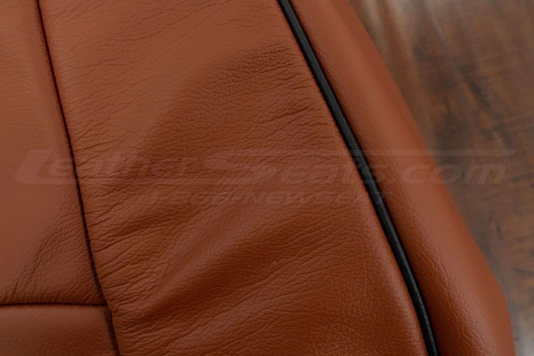 Black Piping on backrest