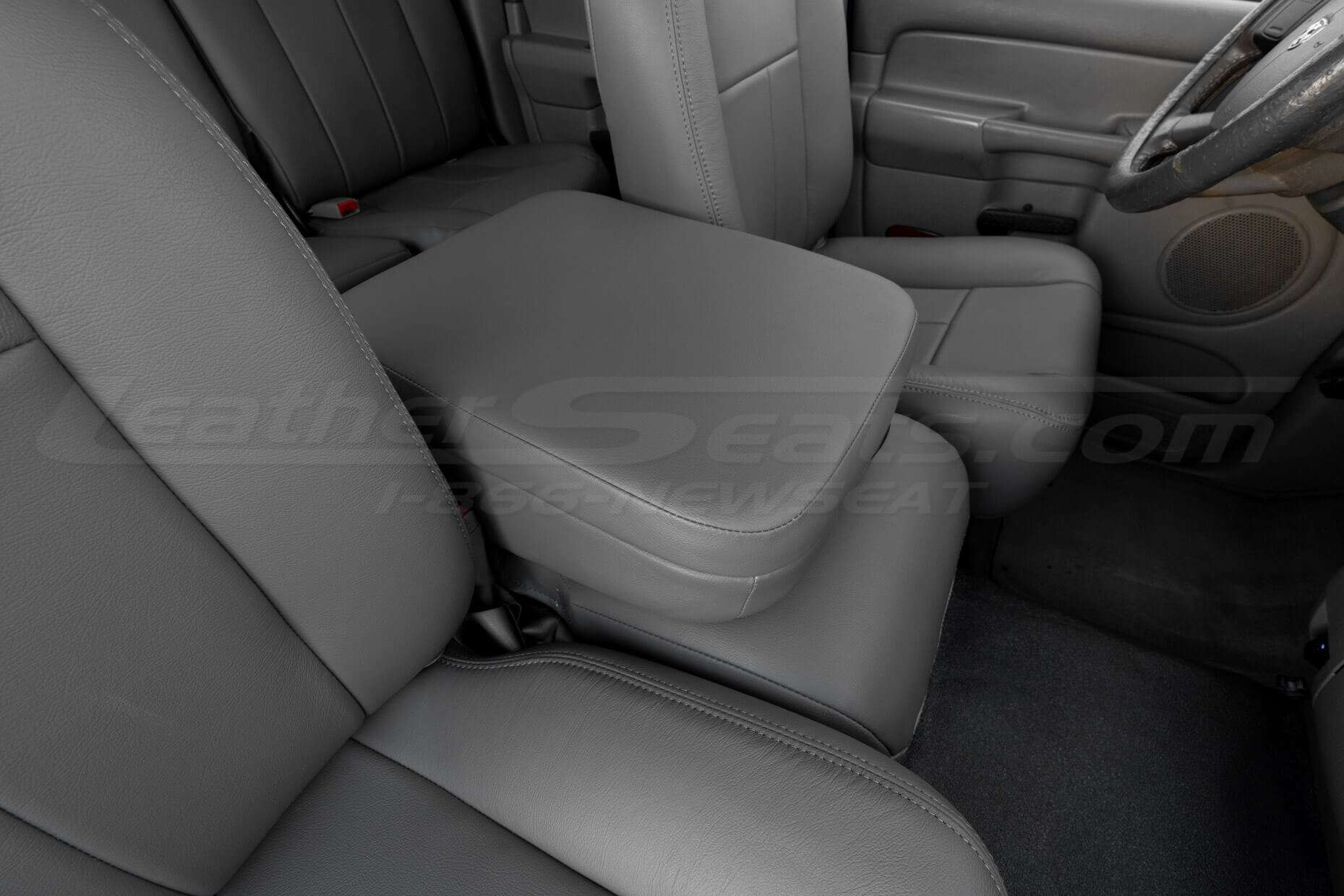 Installed Console Lid / Folded down jump seat