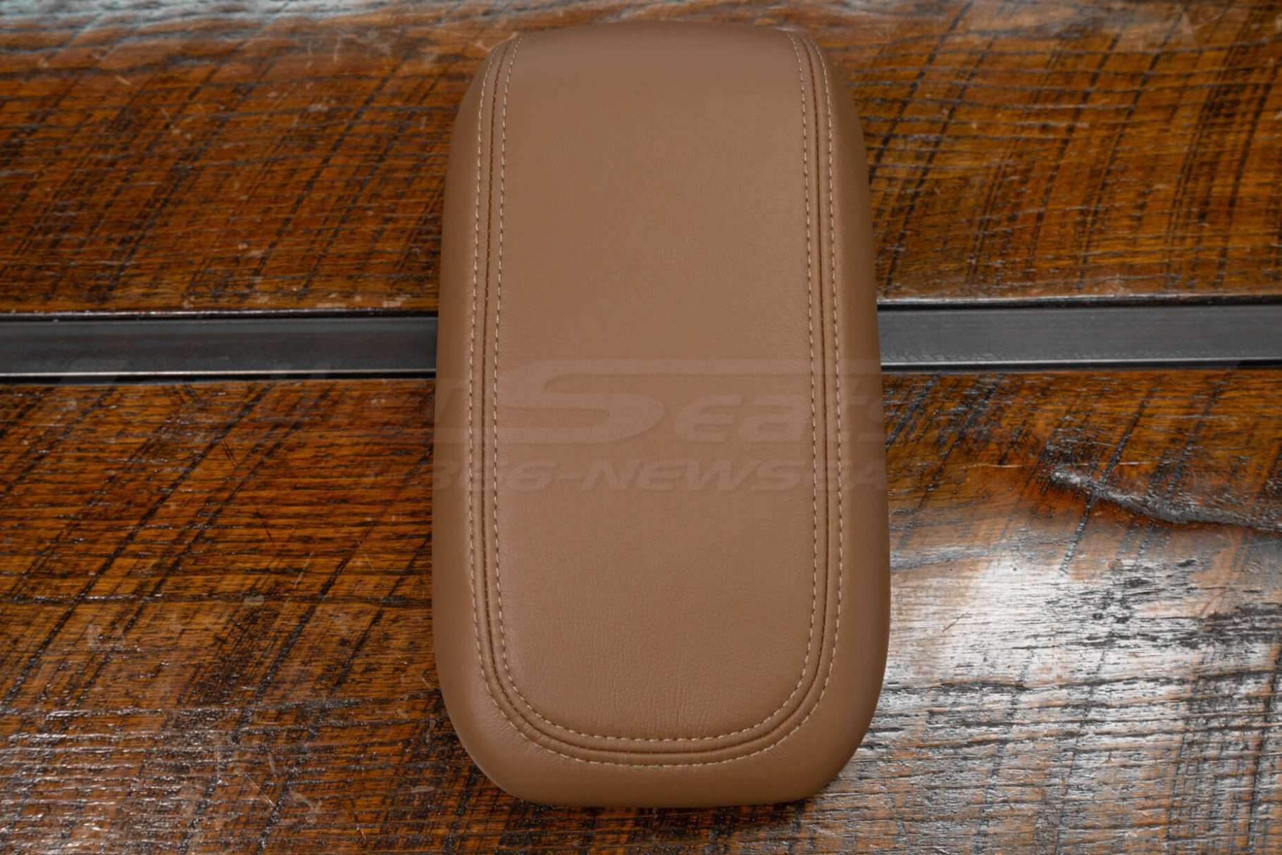 Top-down view of Ford Maverick Leather Console LidCover