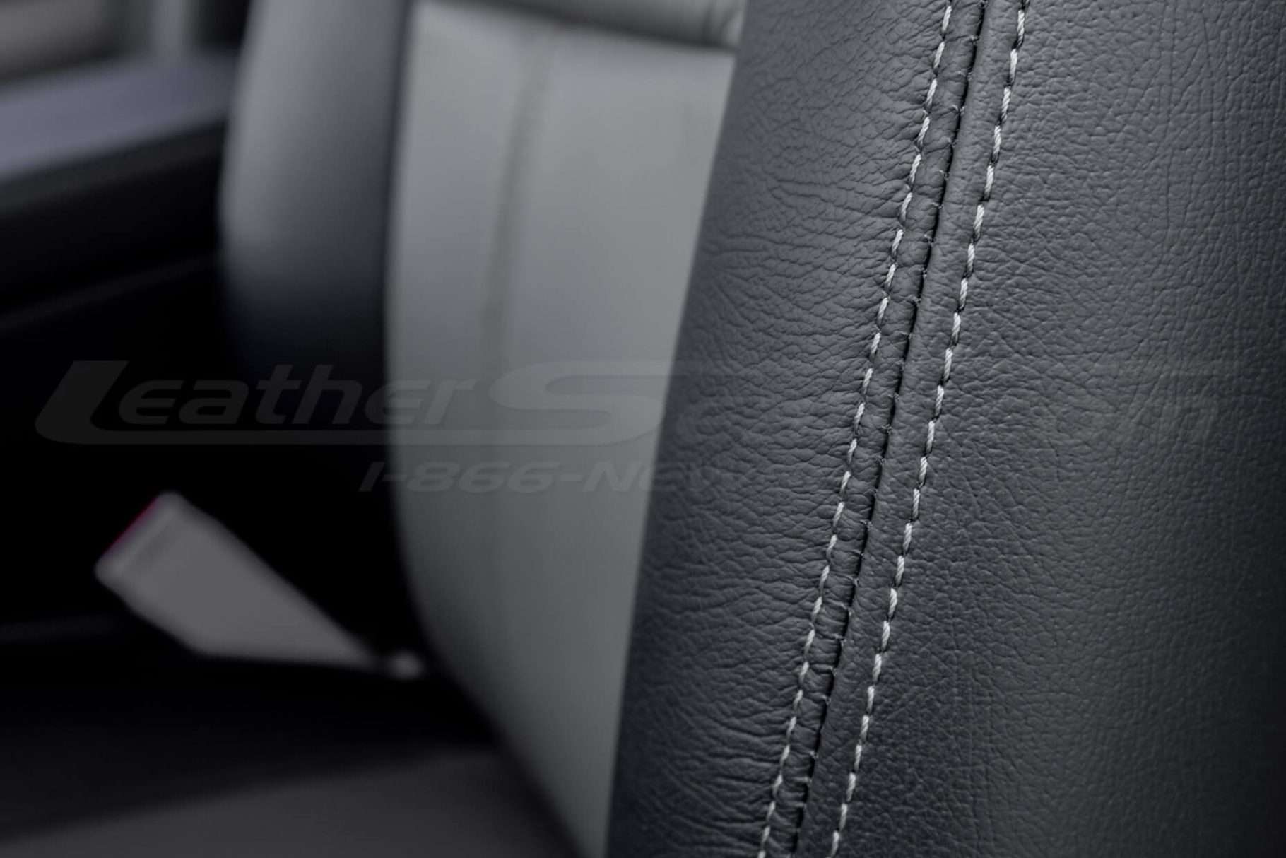 Contrasting double-stitching in Light Grey