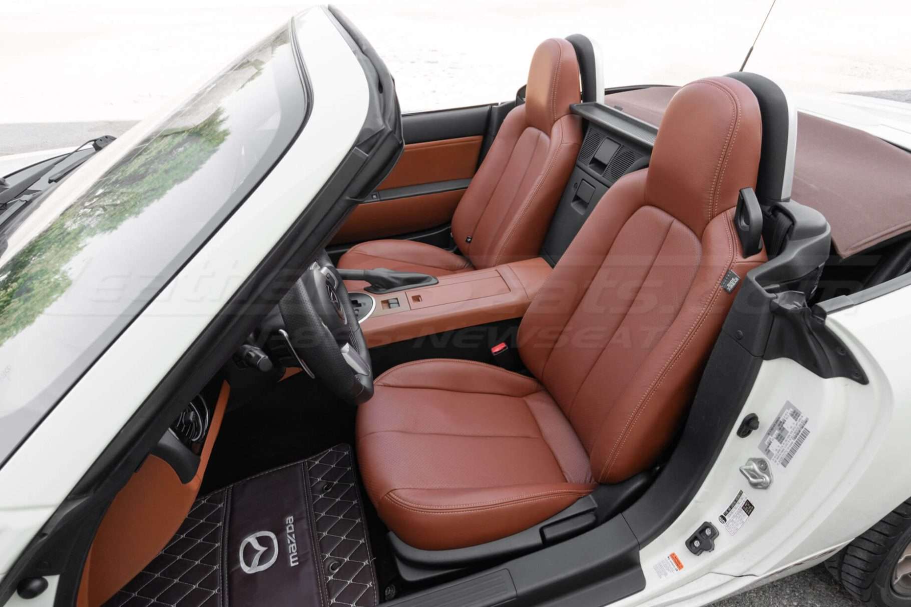 Mitt Brown leatherr seats with Perforated inserts for Mazda Miata