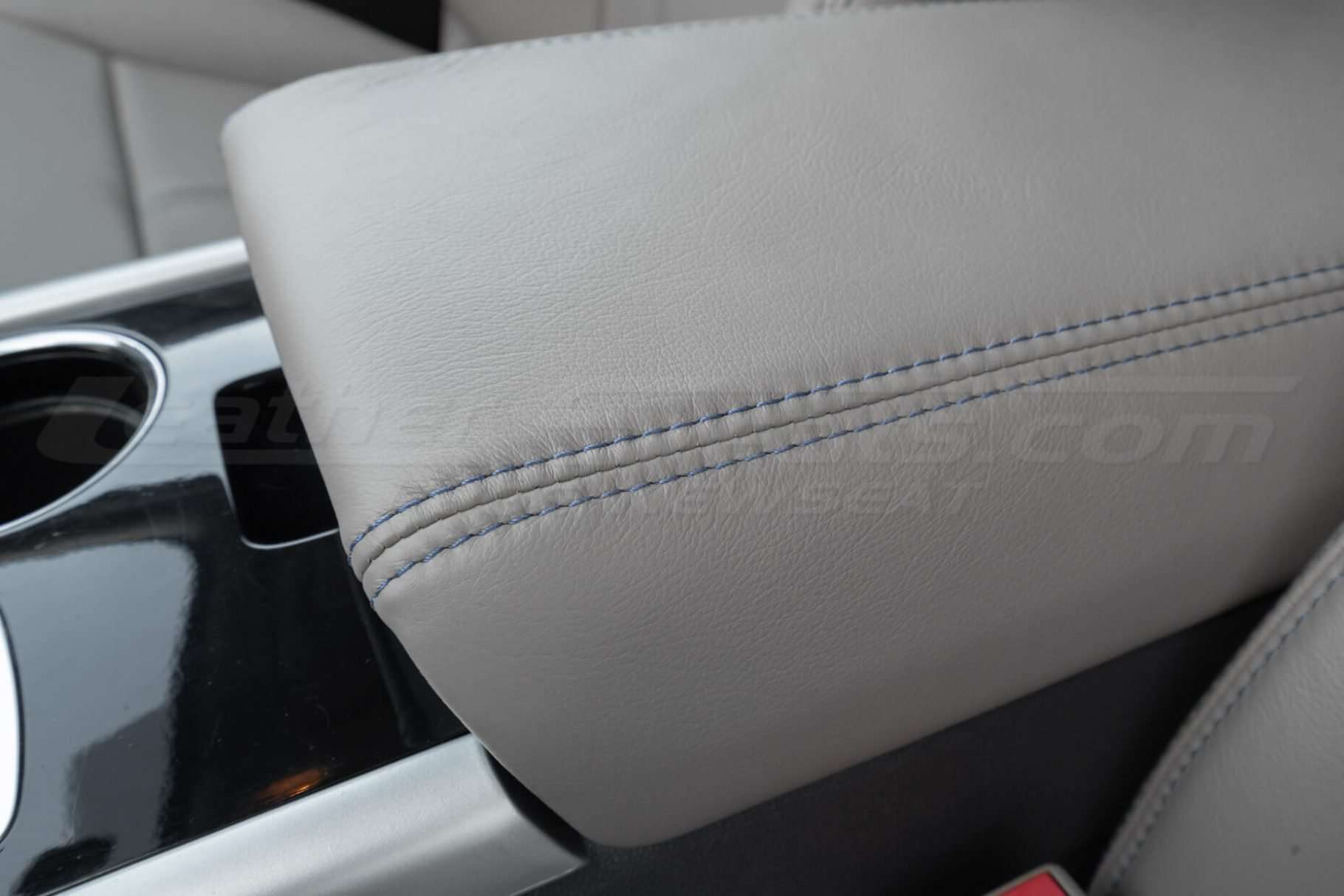 Contrasting stitching in Royal BLue