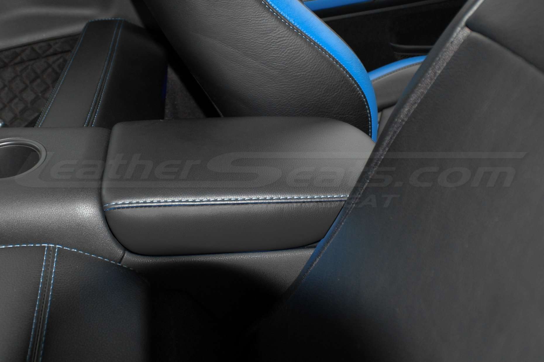 Nissan GT-R leather console lid cover in Black with Cobalt stitching