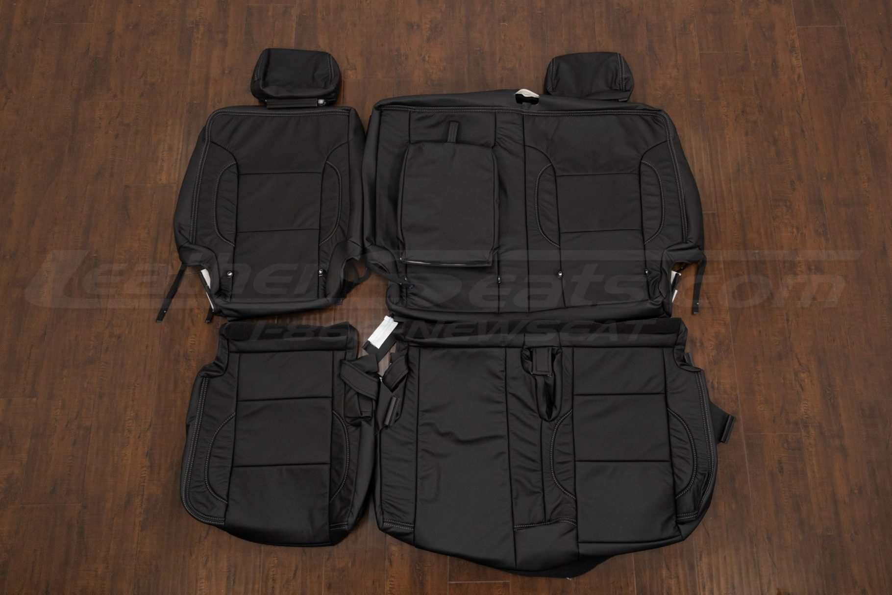 Middle Row leather upholstery kit in Black for GMC Yukon